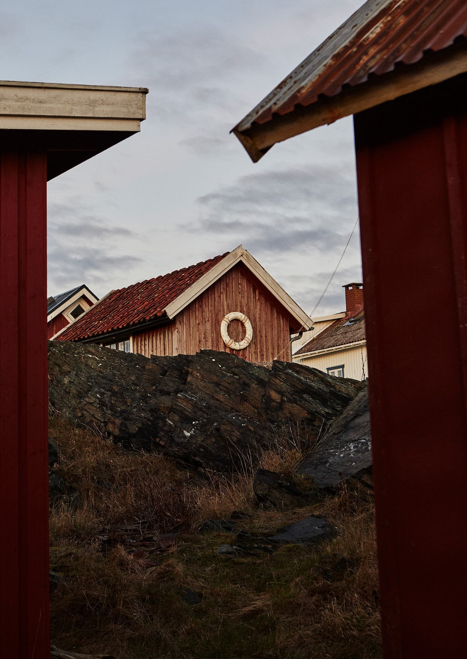 rött trähus på Dyrön